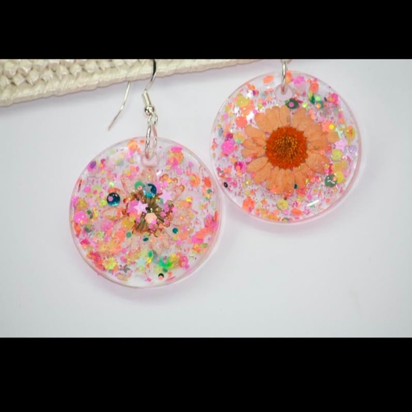 Hand Crafted Daisy Earrings - Picture 3 of 3